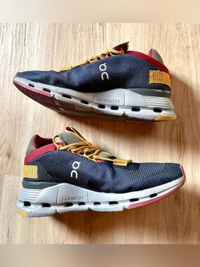 On Running CloudNova Denim Ruby Men’s 6 or women’s 7.5 Running shoes
